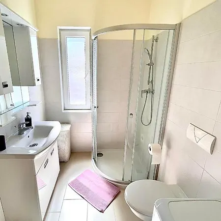 Apartman Banjole Apartment *
